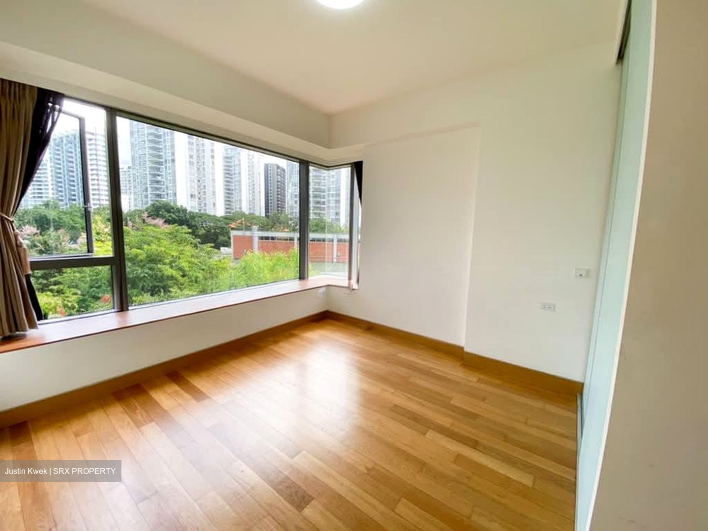 SilverSea (D15), Condominium #595110241